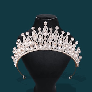 Rhinestone Bridal Crown: Elegant Wedding Tiara, Quinceanera Hair Jewelry