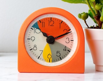Retro Orange Color Block Clock: 3D Printed Desk Decor, Silent Quartz Movement