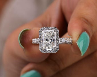 Anillo de compromiso de 4,80 quilates con halo de diamantes cultivados en laboratorio de talla radiante, certificado IGI E VS2, anillo de oro de 14 quilates para mujer.