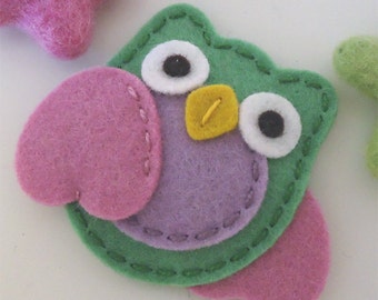 Felt hair clip -No slip -Wool felt- Owl -Pistachio green /old pink wings