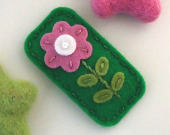 Felt hair clip -No slip -Wool felt -old pink flower -kelly green