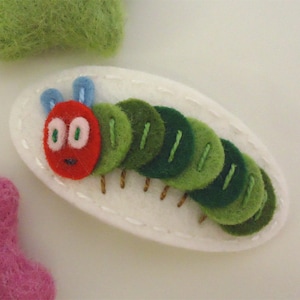 Felt hair clip -No slip -Wool felt -Ciel the caterpillar -ecru