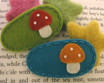 Felt hair clip -No slip -Wool felt -Set of 2 toadstool -yellow-green / teal