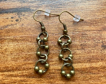 Vintage style earrings, chainmaille earrings, antique gold rings and beads, minimalist jewelry, lightweight earrings