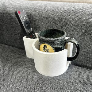 Soporte para tazas o vasos y organizador de mandos a distancia para el sofá