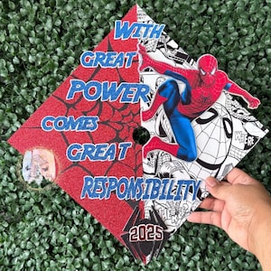 Boné de formatura Spider Grad Topper / Boné de formatura personalizado para meninos / Formatura 2025