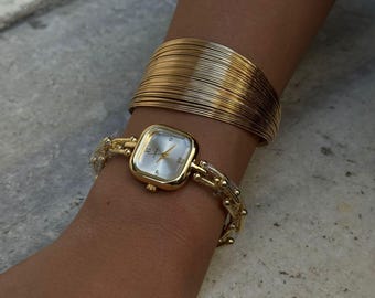 Mother of Pearl Dial Chain Watch