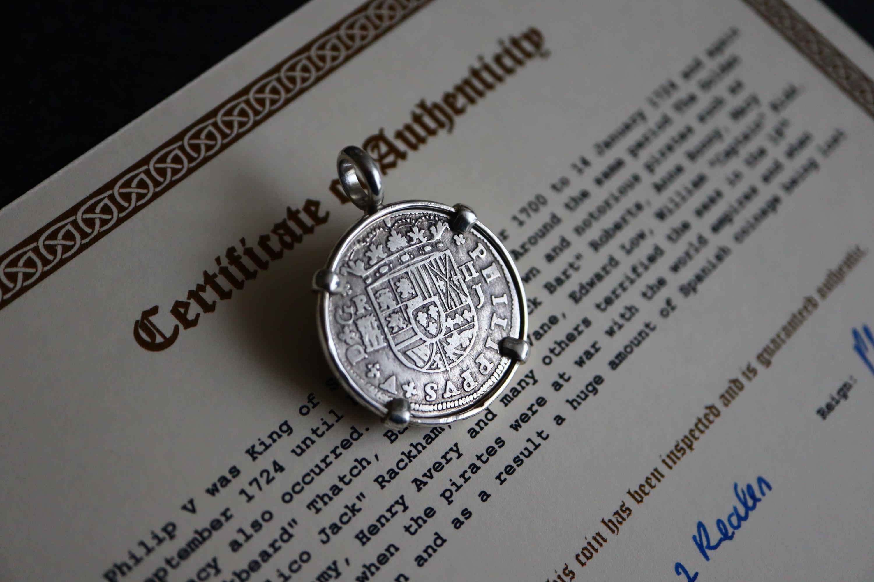 本物の海賊コインペンダント --- 1718年本物2レアルスペイン銀貨メダリオン/真正証明書/海賊の黄金時代 - Etsy 日本