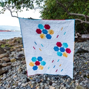 Flowers and Showers Quilt Pattern - Modern quilt pattern, Hexagon quilt pattern, Child&#39;s Quilt pattern