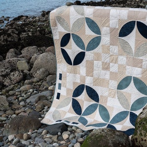 Whirligigs Throw Quilt Pattern - Modern quilt pattern, Contemporary quilt pattern
