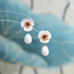 Natural Mother of Pearl Flower with Pearl Dangle Drop Earrings, Gold Plated S925 Sterling Silver Pearl Stud  Earring, Mother&#39;s Day Gift