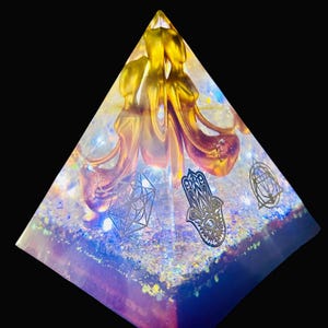 Light Up Pyramid Meditate