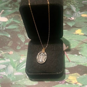 Vintage 14kt Gold Butterfly Necklace 18 Inches Long on Delicate Chain Pendant is 1 Inch Long and .5 Inches Wide image 5