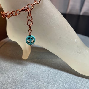 Copper Ankle Bracelet with Turquoise Peace Charm Adjustable With Your Choice of Length and Clasp zdjęcie 9