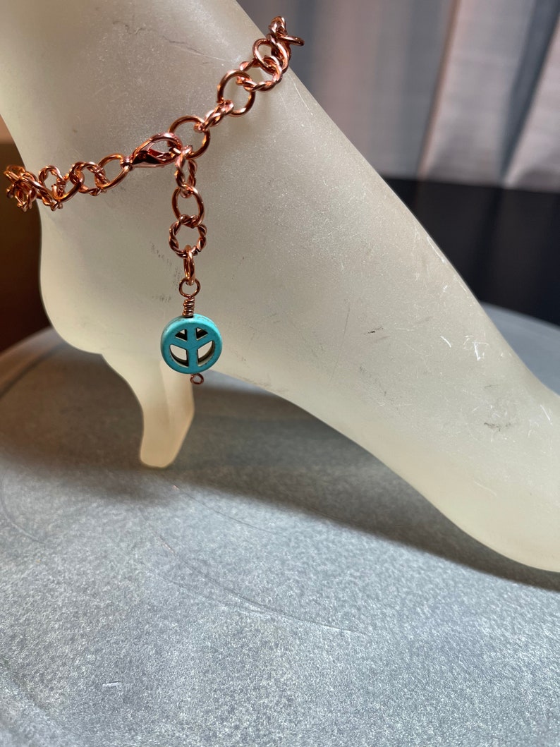 Copper Ankle Bracelet with Turquoise Peace Charm Adjustable With Your Choice of Length and Clasp zdjęcie 9