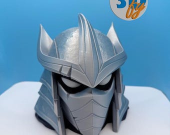 Caja de mazo con casco de señor de la guerra con cresta de cuchillas – Bóveda inspirada en el clan ninja / Almacenamiento de 100 cartas de MTG Commander + compartimento para dados / Super Ninja Thief