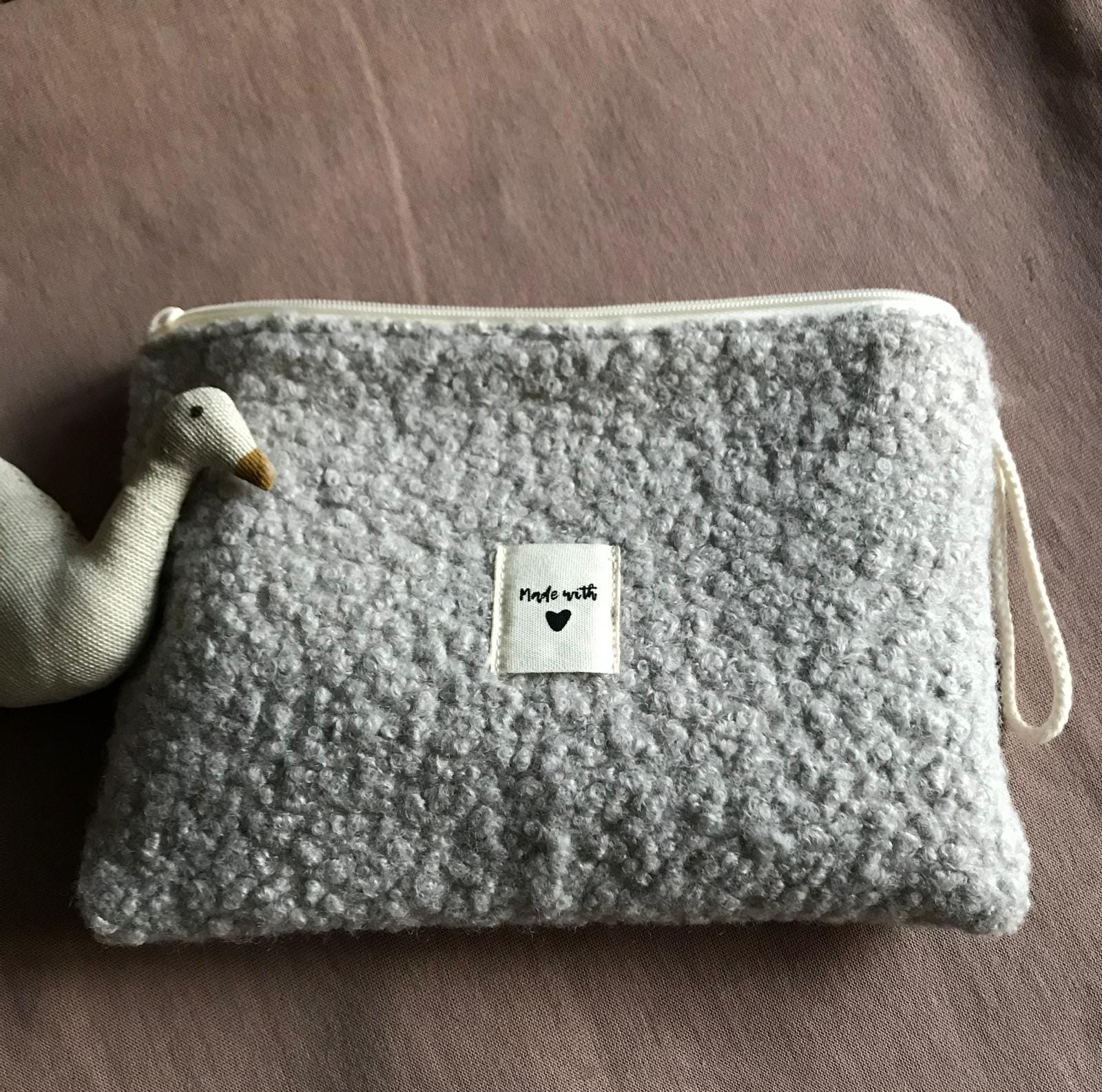 Croci Hundetasche PLUSHIE Schwarz – 36x22x25cm, Weicher Plüsch, Abnehmbarer Innenbezug Wird Zur Decke (inkl. Schultergurt)