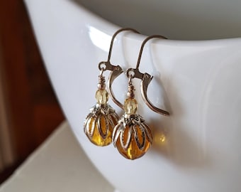 Honey Colored Czech Glass Drop Earrings in Silver, Golden Yellow Earring, Clear Yellow Jewelry, Faceted Yellow Earring, Yellow Drop Earring