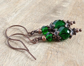 Emerald Green Droplet Earrings in Antiqued Copper - Vintage Style Earrings