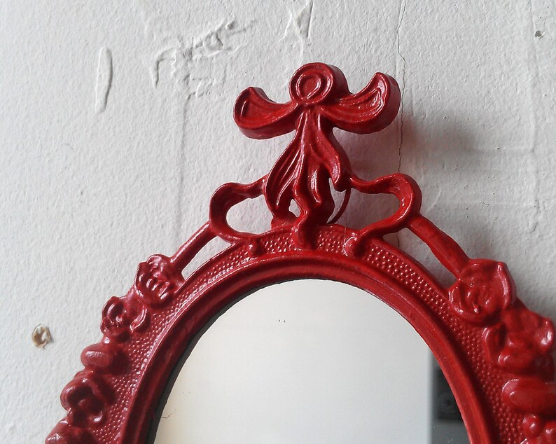 Small Decorative Mirrors Hand Painted Lipstick Red Vintage Oval Wall Mirror Home Decor Boho Chic Nursery Gift Ideas