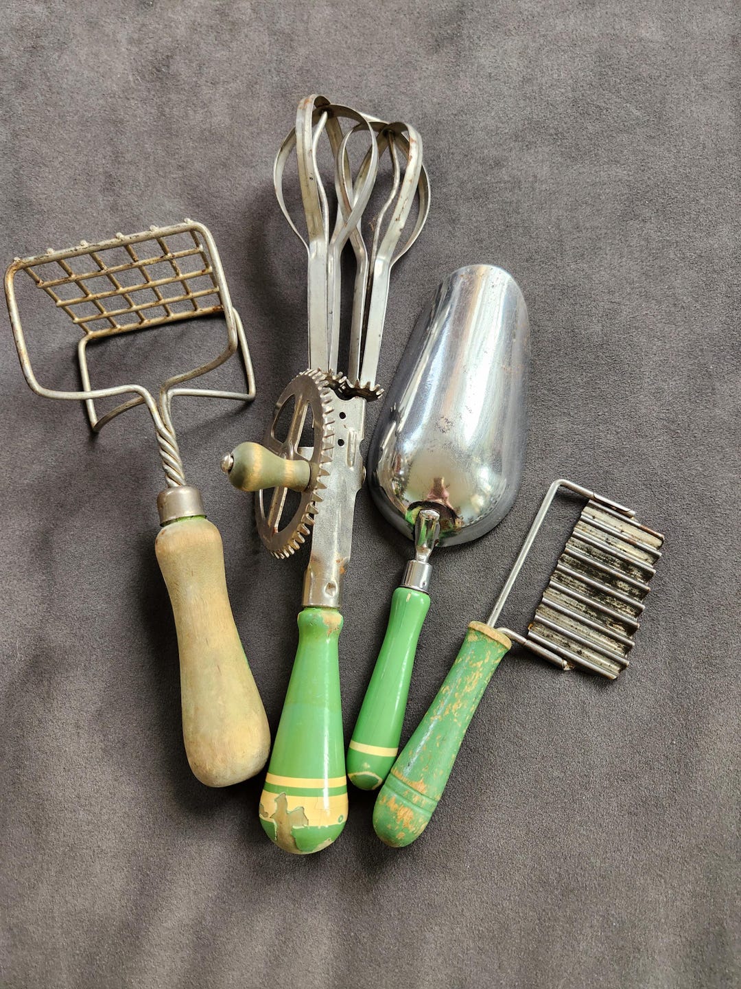 4 Vintage Green Handled Kitchen Utensils, Mixer, Masher, Scoop, Crinkle Cutter - Etsy