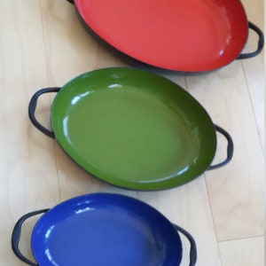 Set of 3 Vintage Nesting Enameled Oval Pans, Mid Century Modern