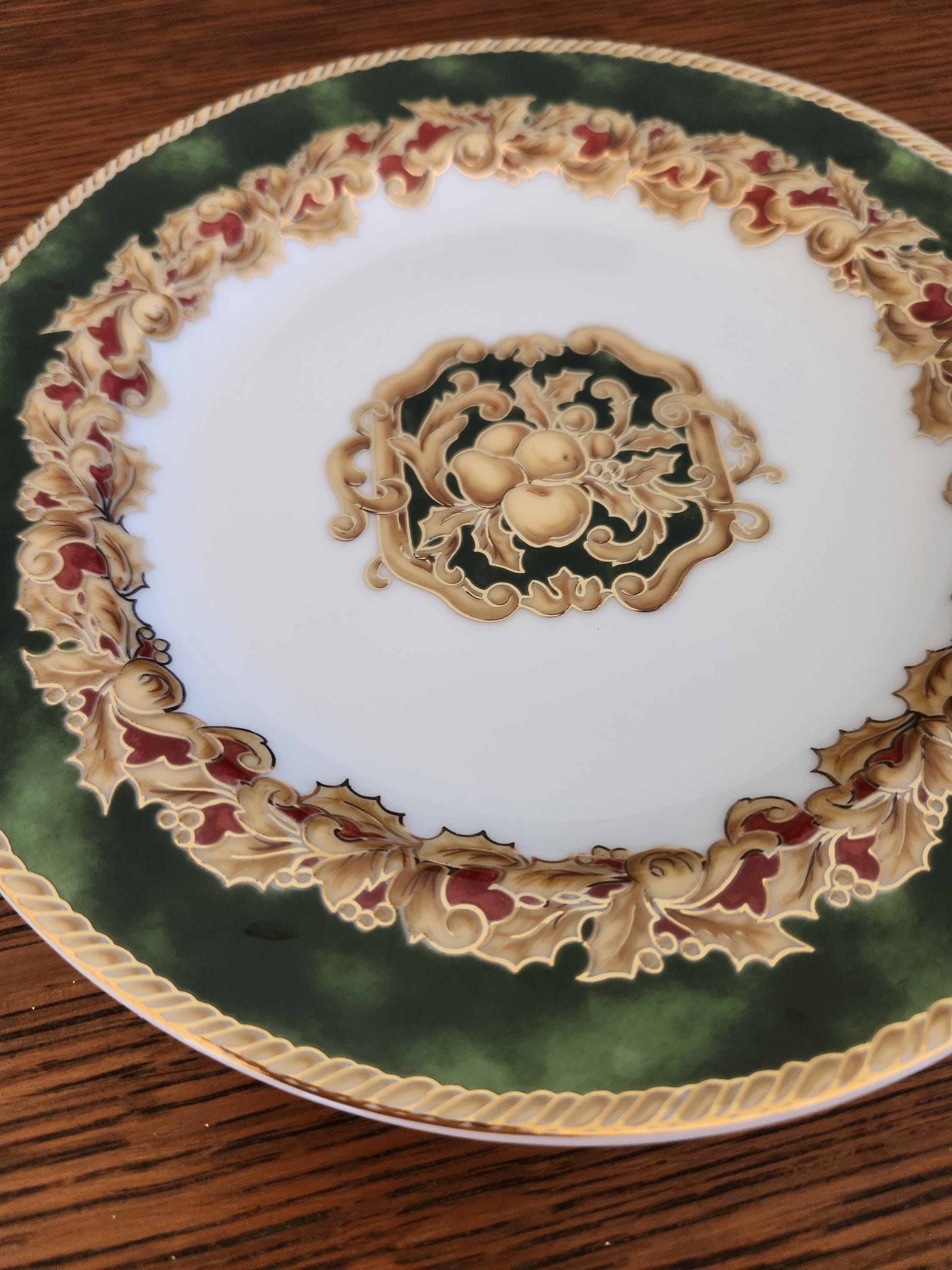Vintage Noel Plates - Etsy