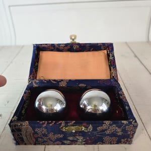 Chinese Baoding stress relief balls in decorative box Zen set