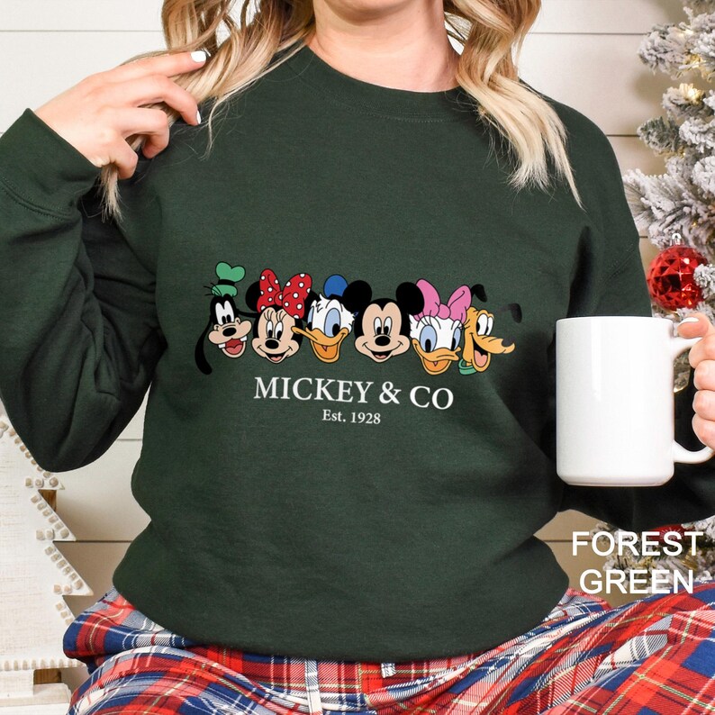 Vintage Mickey & Co 1928 Sweatshirt, Mickey And Friends Sweatshirt, Disneyland Hoodie, Disney Family Sweatshirt, Disney Trip Crewneck 632787 afbeelding 3