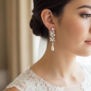 orecchini da sposa gioielli da sposa orecchini di perle di conchiglia in platino orecchini di zirconi cubici a goccia bianchi trasparenti cz perno bianco crema perla cristallo cluster