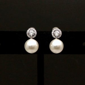 Bridal Jewelry wedding earrings bridesmaid prom party gift christmas 8mm fancy white or cream pearl round cubic zirconia post earrings