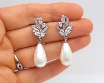 wedding bridal jewelry earrings bridal gift prom party rhodium silver flower post cubic zirconia earrings light cream teardrop shell pearls