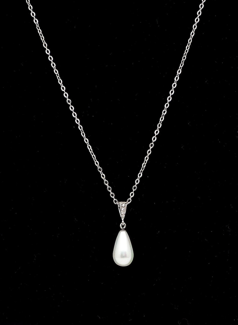 perlenkette brautskette hochzeitsschmuck perlenkette brautskette brautskette weiss oder creme muschel tropfen mit silber kette Bild 1