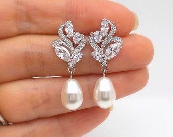 wedding bridal jewelry earrings bridesmaid gift prom party rhodium silver curvy flower post cubic zirconia earrings white cream pear pears