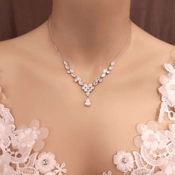 Bijoux de mariage collier de mariée bal de promo demoiselle d'honneur chaîne en argent rhodié collier d'oxydes de zirconium cubiques blanc clair collier marquise tour de cou délicat