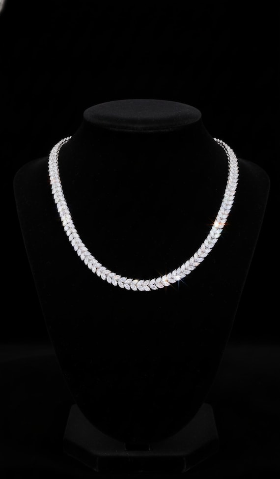585 Pink Gold And Rhodium-Plated White Gold Necklace - 0,22 ct - fineness 585 - Ref No 109.899