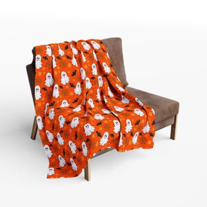 Halloween Ghost Fleece Blanket | Cozy Haunted Decor, Perfect for Fall, Spooky Season, Trick or Treat, Ghost Lovers
