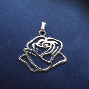 Wild rose pendant in sterling silver, flower pendant, gift, friendship gift, rose pendant, wedding gift, wedding, love pendant, valentine image 3