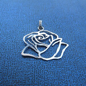 Wild rose pendant in sterling silver, flower pendant, gift, friendship gift, rose pendant, wedding gift, wedding, love pendant, valentine image 2