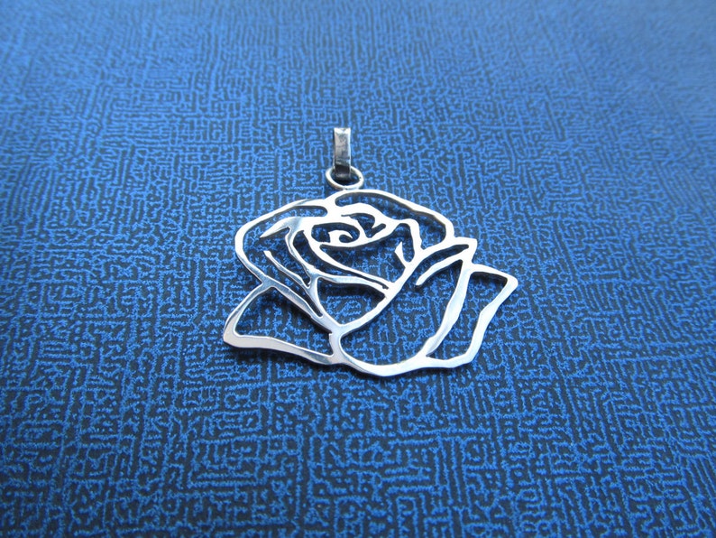 Wild rose pendant in sterling silver, flower pendant, gift, friendship gift, rose pendant, wedding gift, wedding, love pendant, valentine image 2
