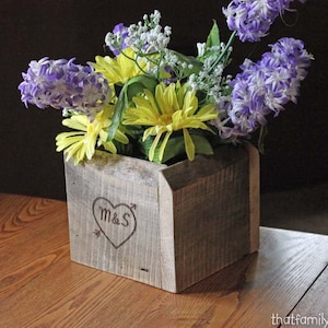 Personalized Rustic Barnwood Boxes, Table Centerpiece Decor, Pallet Box Flower Display Barnwood Woodsy Wedding