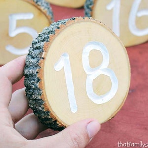 Log Cookie Table Number, Rustic Bark Wooden Table Numbers, Rustic Wedding Table Numbers Event Numbers White Display, Wedding Decor Numbers