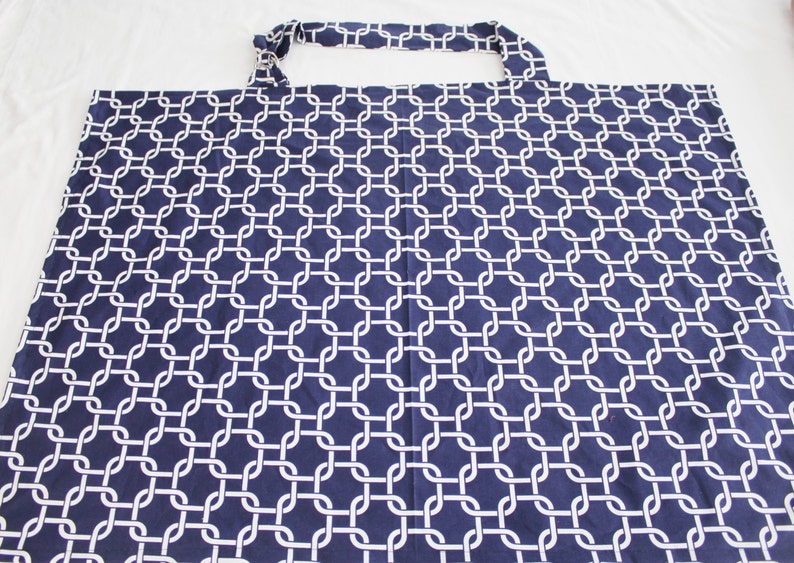 Navy Chain Link Nursing Cover with optional boning and pocket image 2