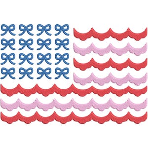 Pode incluir: Um design de bandeira americana bordada com laços azuis na seção superior e bordas festoneadas vermelhas e rosadas na seção inferior.