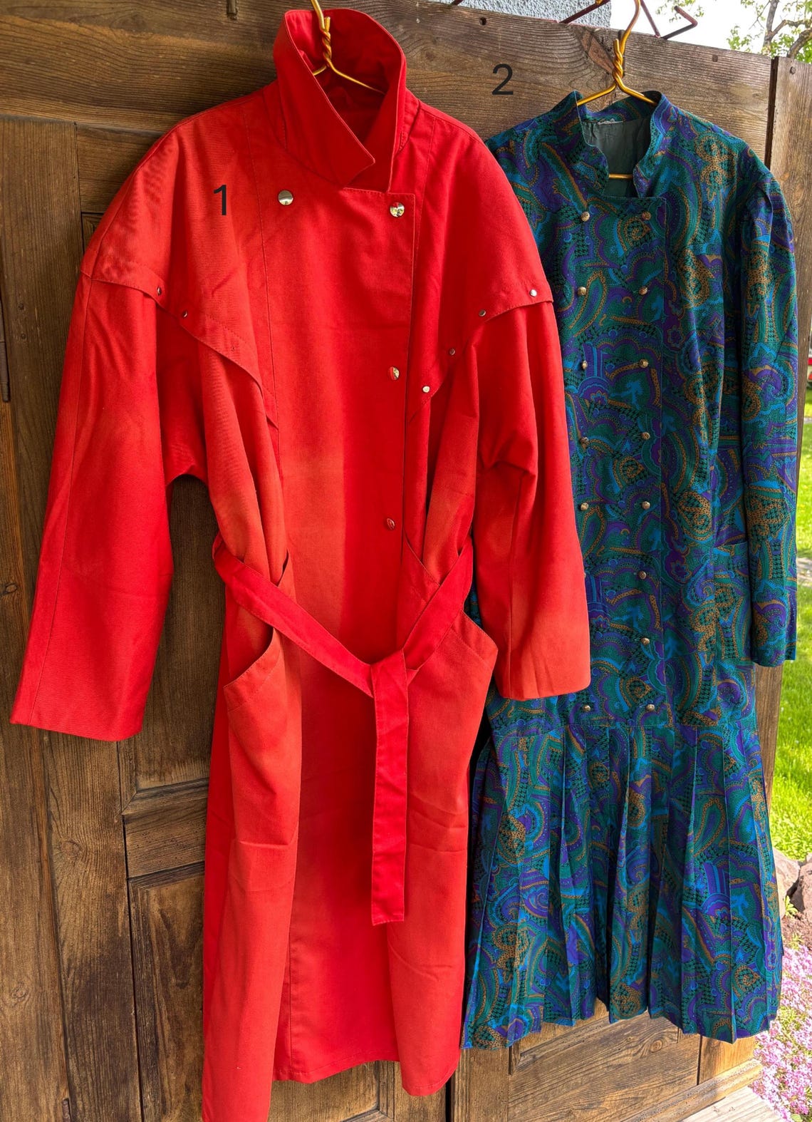 Vintage 1980sWomens Clothing Red Cotton Trench Coat OR Paisley Pleated Midi Dress Soviet Era Eastern European Retro Fashion Halloween outfit, foto 4 di 5