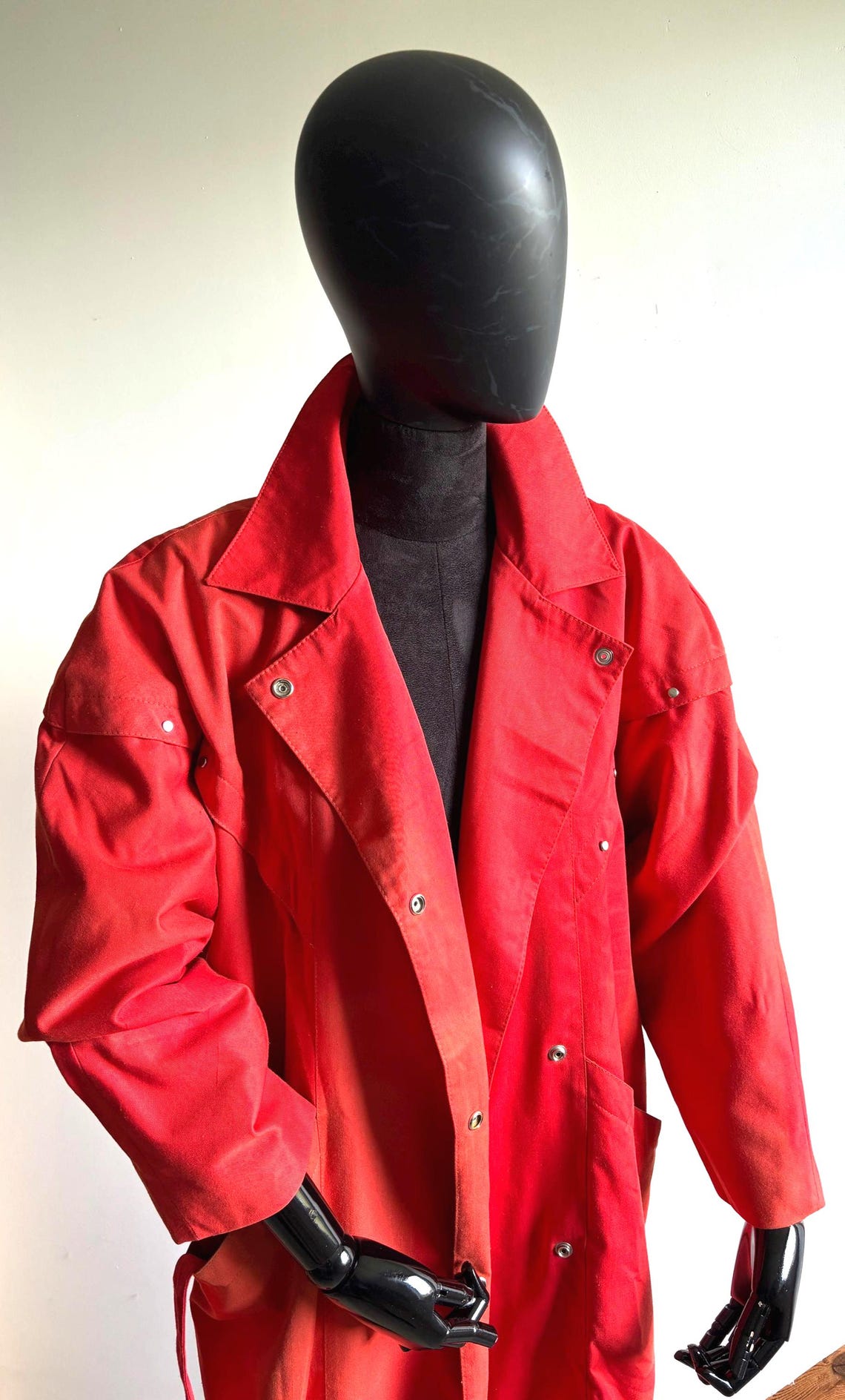 Vintage 1980sWomens Clothing Red Cotton Trench Coat OR Paisley Pleated Midi Dress Soviet Era Eastern European Retro Fashion Halloween outfit, foto 2 di 5