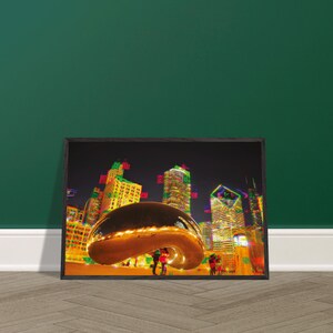Poster incorniciato di Chicago Cityscape - Fotografia notturna di Cloud Gate con effetti Glitch Art