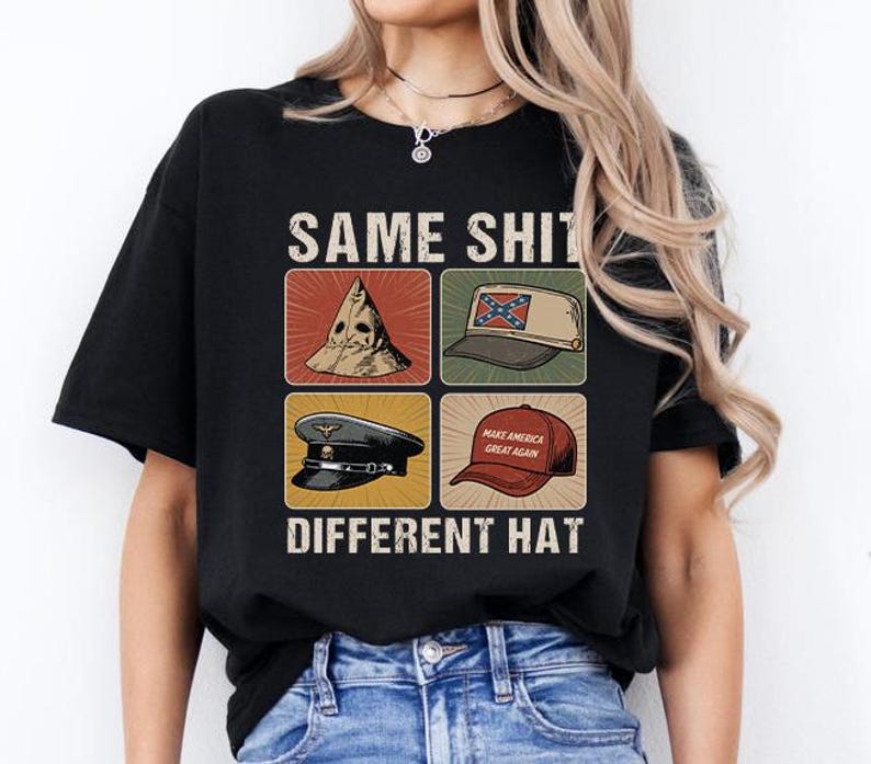 Same Shit Different Hat Dark Humor Herren T-Shirt - Marineblau Statement Shirt