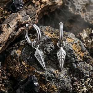 Edelstahl Creolen, Edelstahl Creolen, Wikinger Speerspitze, Punk Goth Schmuck für Männer, Stammes Dolch Charme, Geschenk für Ihn