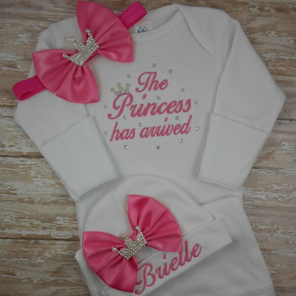 Baby girl coming home gown, baby girl coming home outfit, hospital gown, baby hospital hat, newborn baby girl, The Princess has arrived, set
